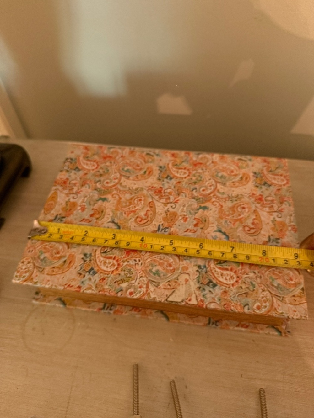 Fabric assessory box